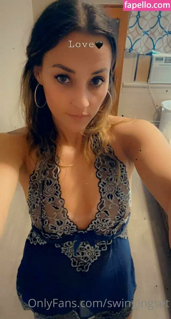 swingingset Onlyfans Photo Gallery 