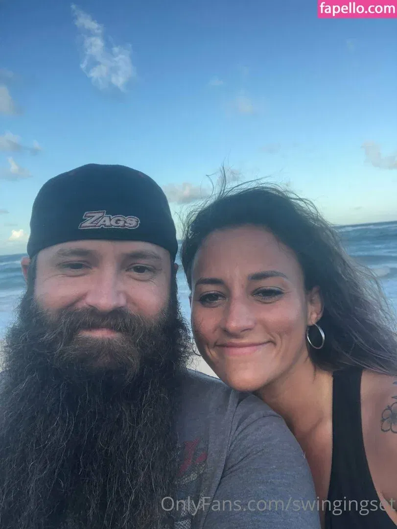 swingingset Onlyfans Photo Gallery 