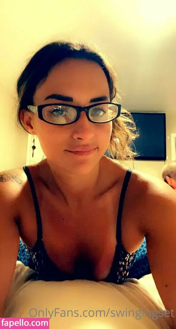 swingingset Onlyfans Photo Gallery 