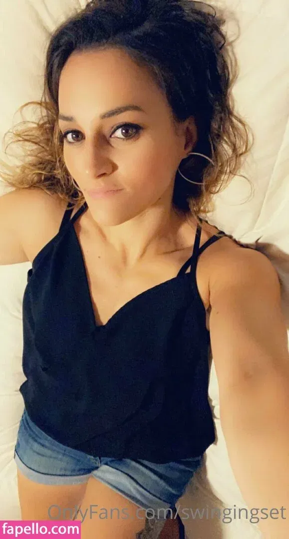 swingingset Onlyfans Photo Gallery 