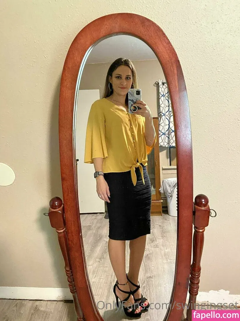 swingingset Onlyfans Photo Gallery 