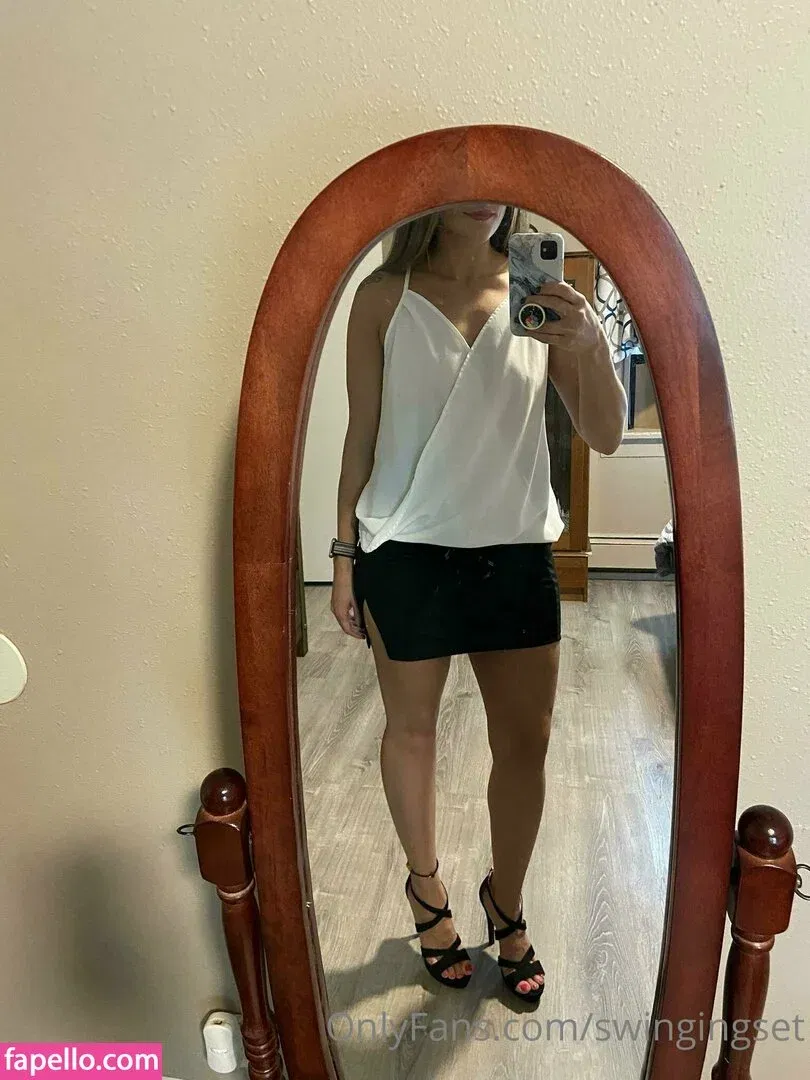 swingingset Onlyfans Photo Gallery 