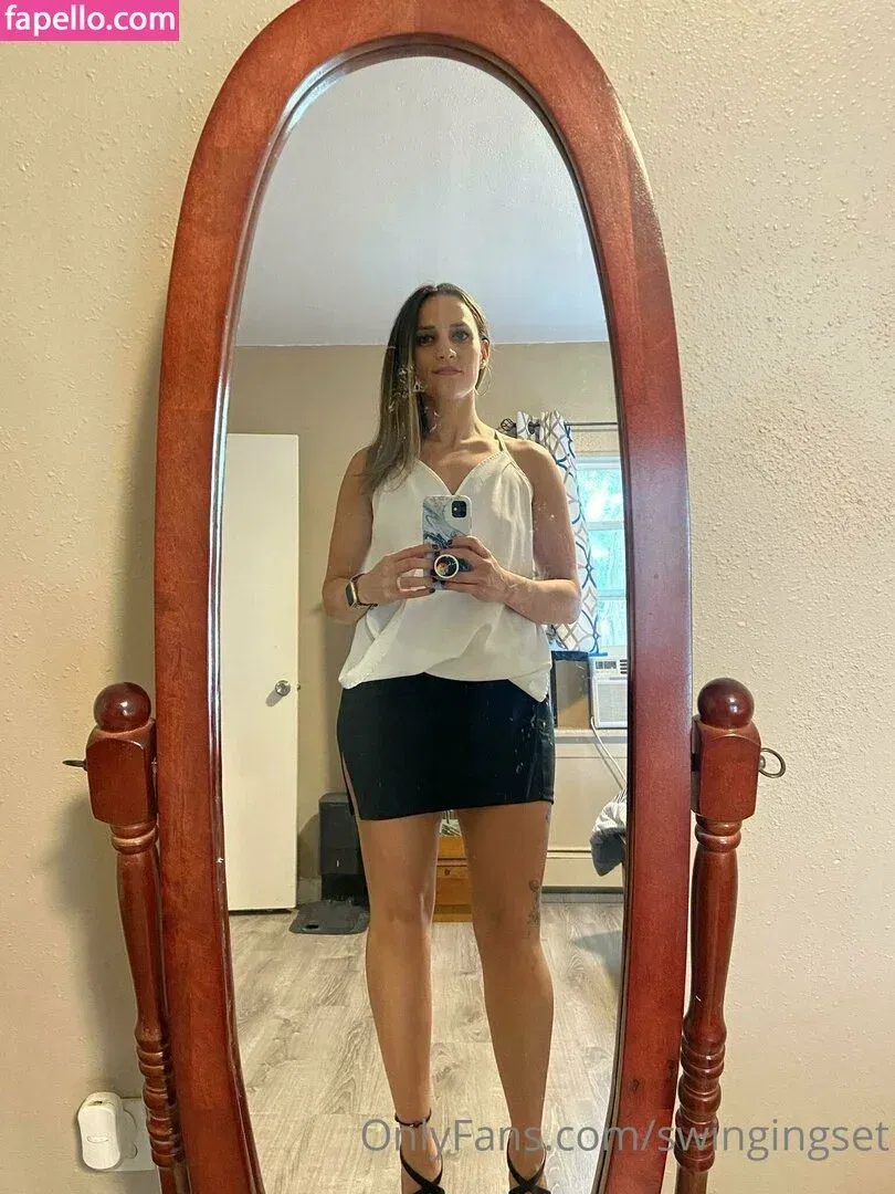 swingingset Onlyfans Photo Gallery 