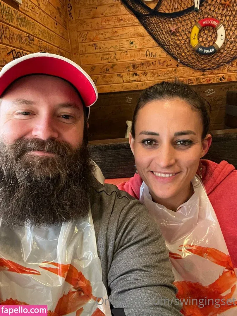 swingingset Onlyfans Photo Gallery 