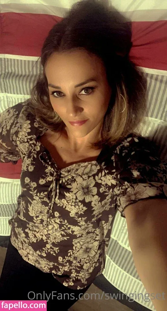 swingingset Onlyfans Photo Gallery 