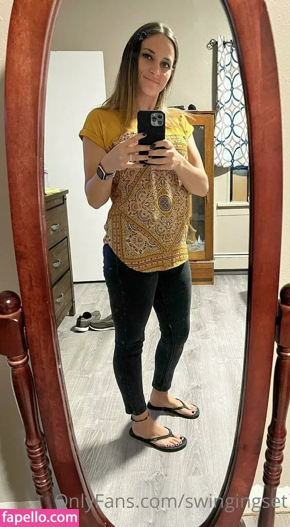 swingingset Onlyfans Photo Gallery 