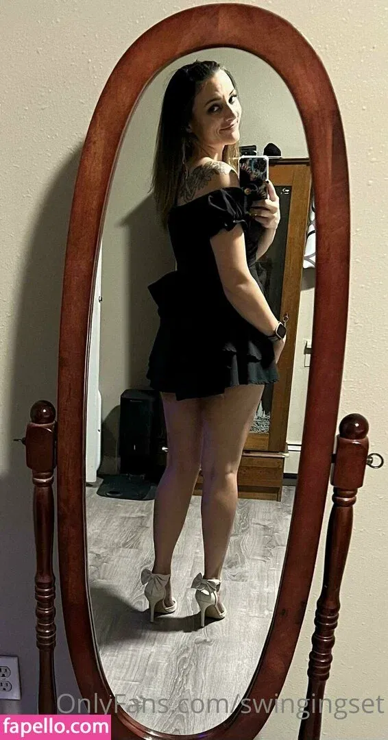 swingingset Onlyfans Photo Gallery 