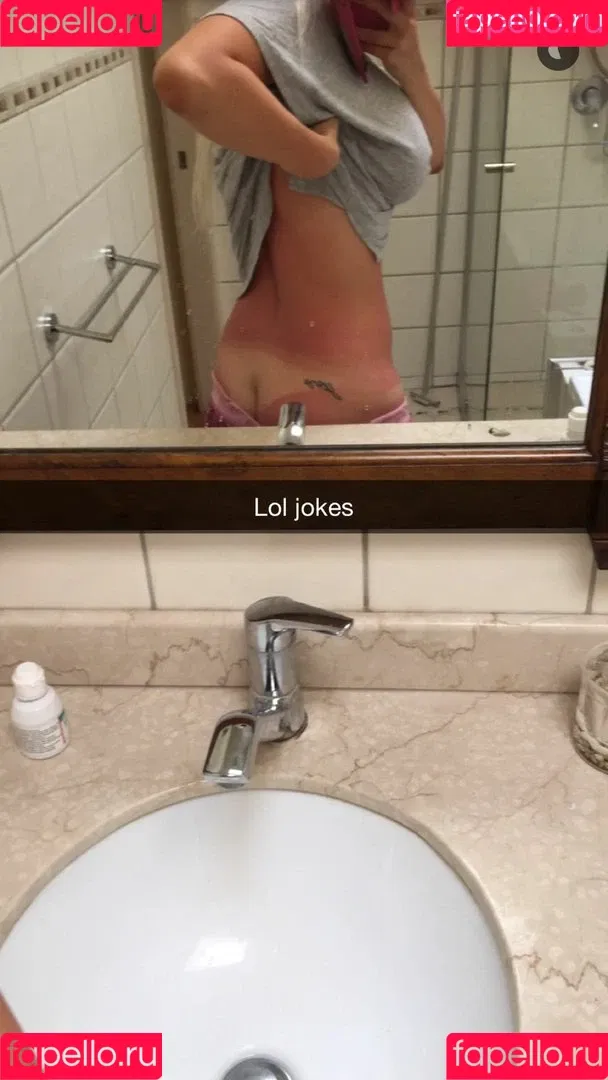 RosieVan Onlyfans Photo Gallery 