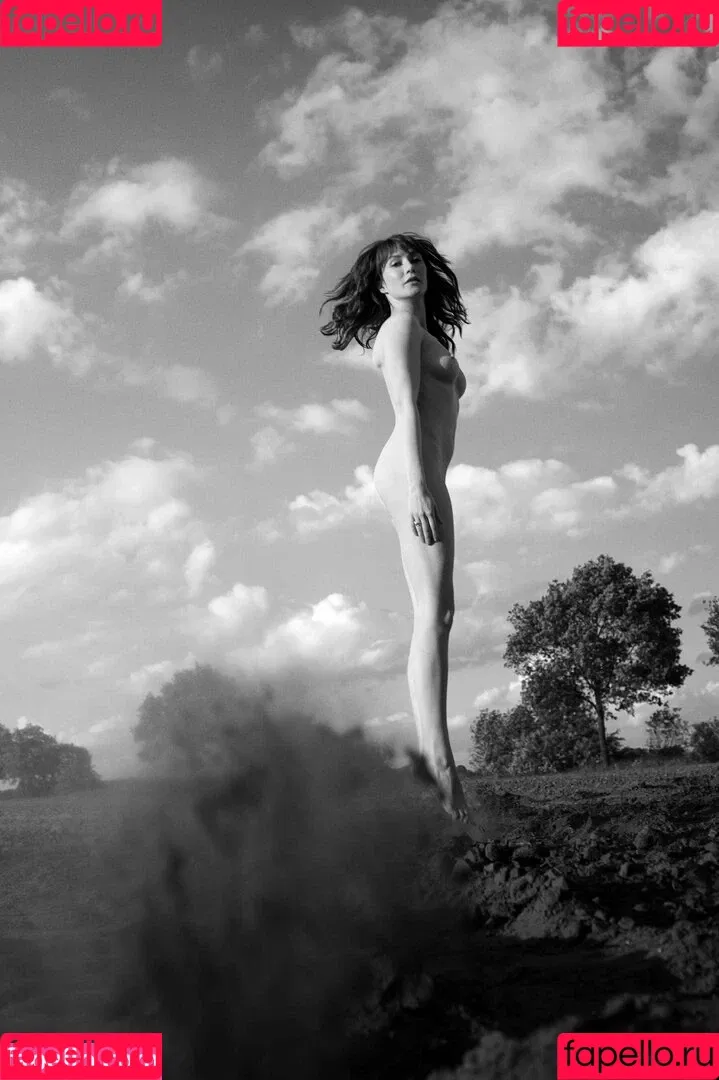 Carice Van Houten Onlyfans Photo Gallery 