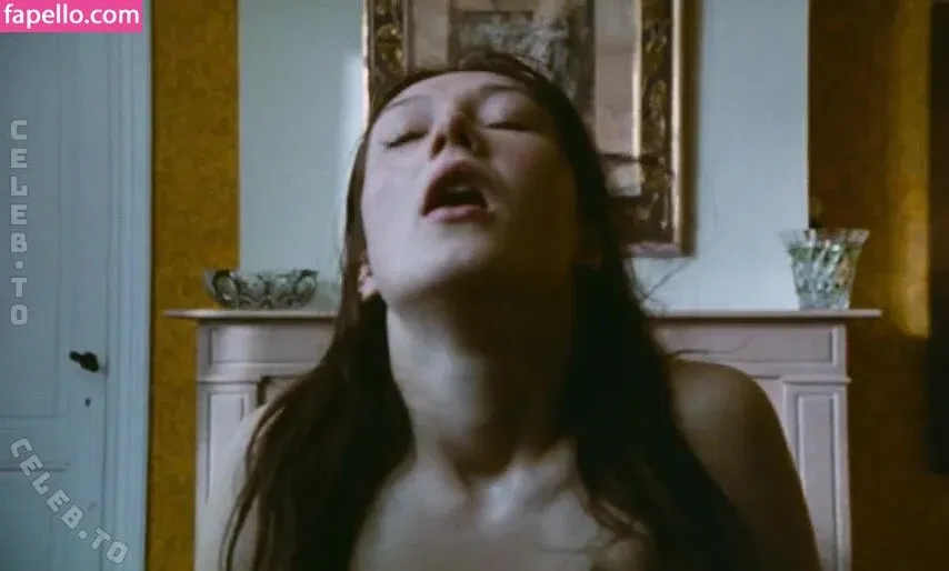 Carice Van Houten Onlyfans Photo Gallery 