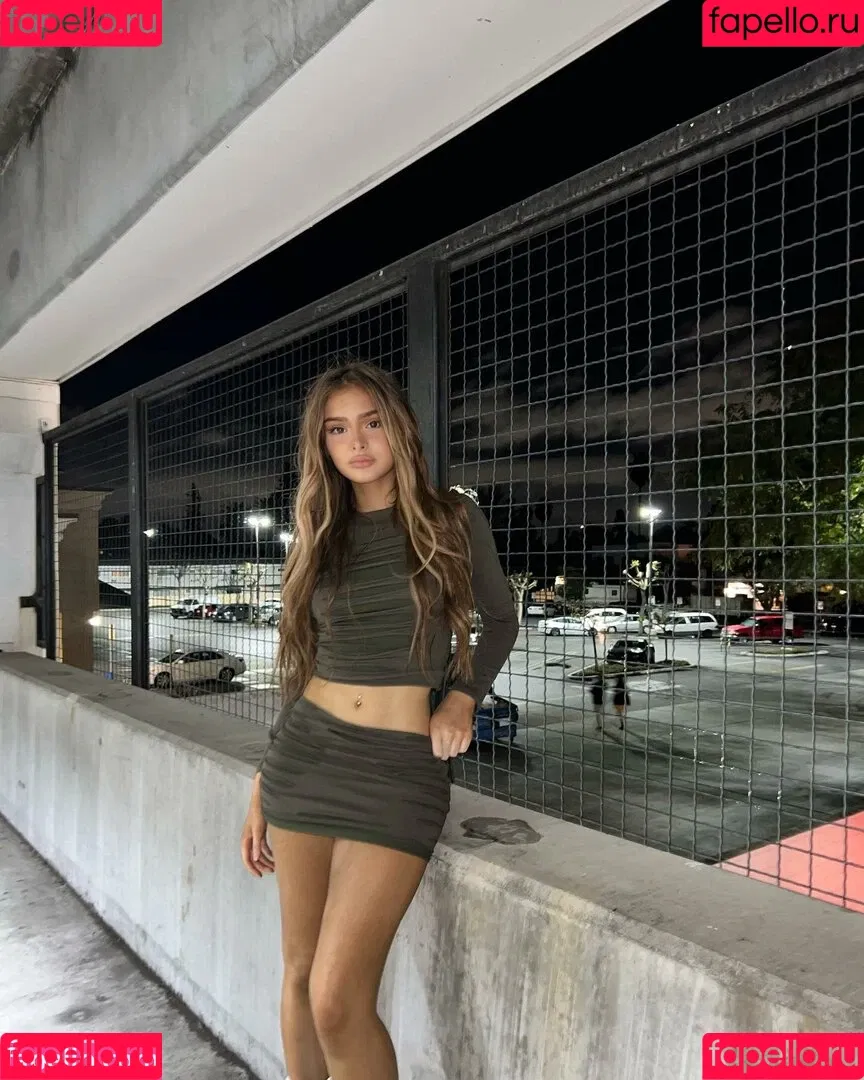 Brighton Sharbino Onlyfans Photo Gallery 