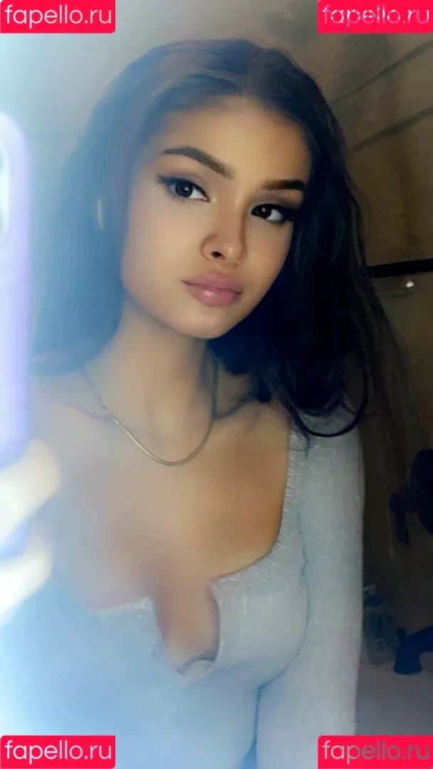 Brighton Sharbino Onlyfans Photo Gallery 