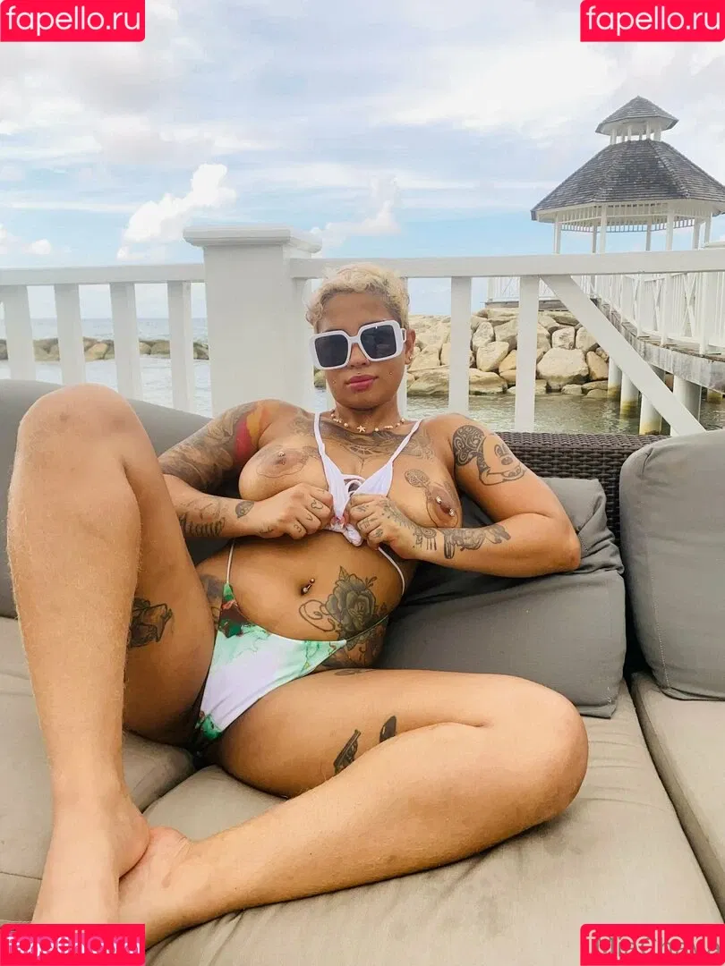 miachava Onlyfans Photo Gallery 