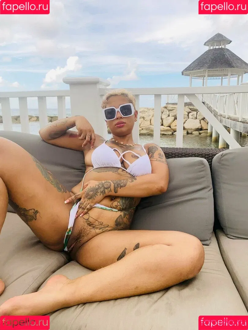 miachava Onlyfans Photo Gallery 