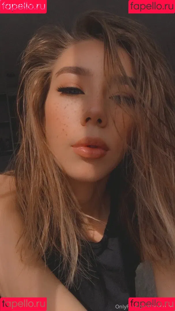 Heyhorny Mira Onlyfans Photo Gallery 