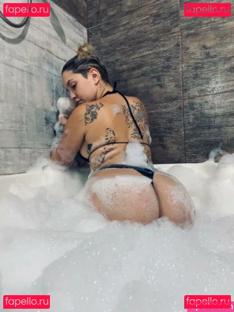 Aldi Dini Onlyfans Photo Gallery 