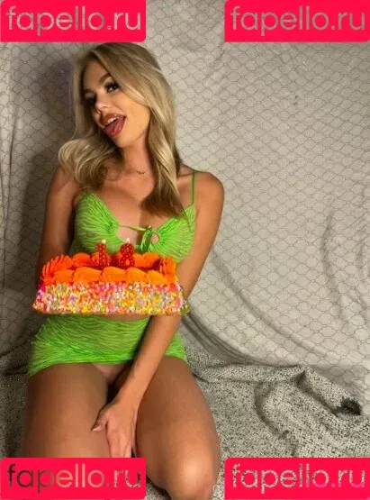 vedaathensfree Onlyfans Photo Gallery 
