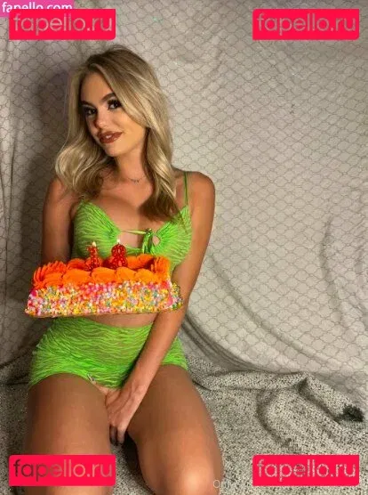 vedaathensfree Onlyfans Photo Gallery 