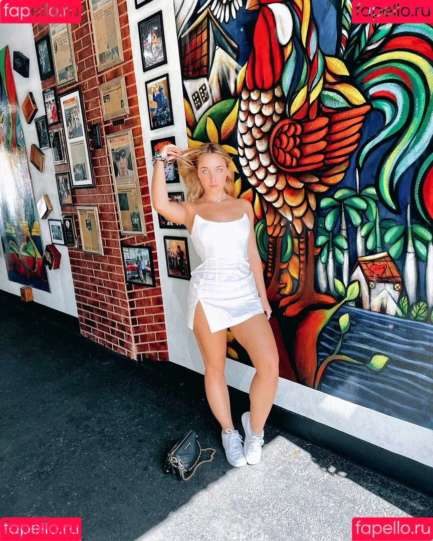 Chloe Chevalier Onlyfans Photo Gallery 