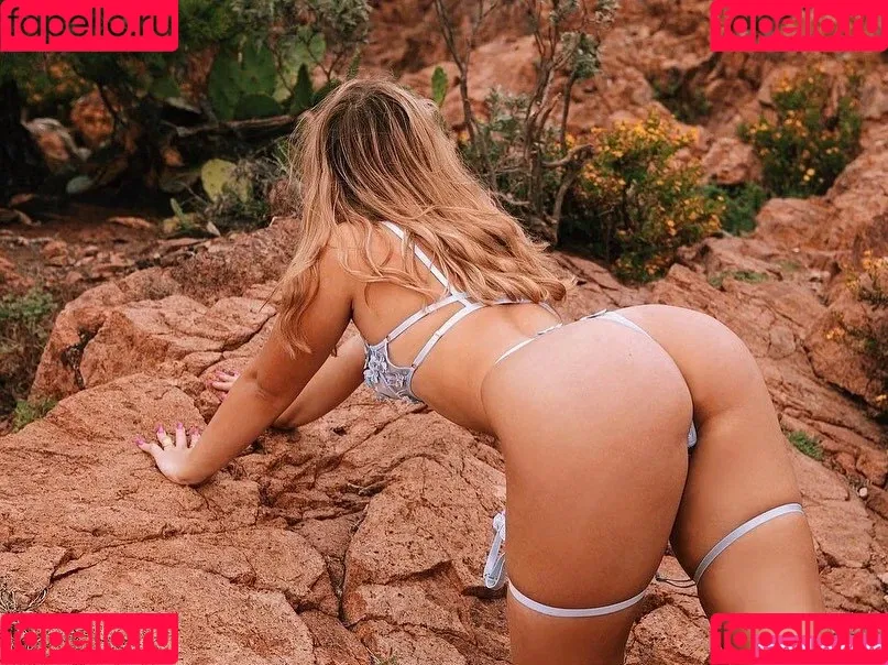 Chloe Chevalier Onlyfans Photo Gallery 