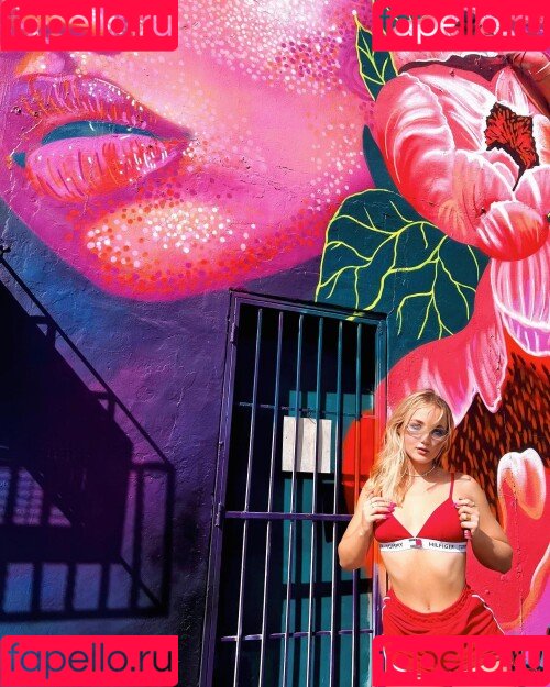 Chloe Chevalier Onlyfans Photo Gallery 