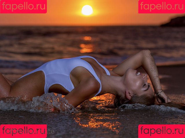 Lily Gilbert Nude Onlyfans Photo 19