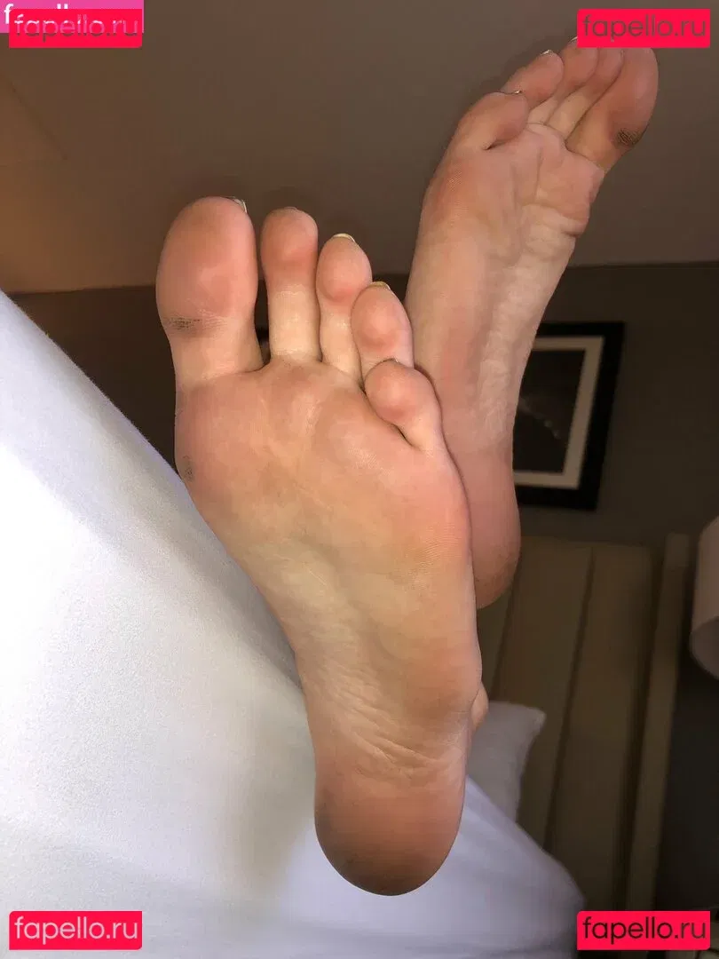 g0ddessofsoles Onlyfans Photo Gallery 
