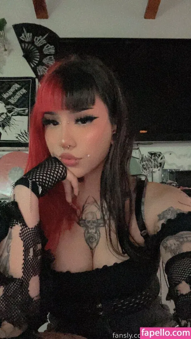 saucydevill Onlyfans Photo Gallery 