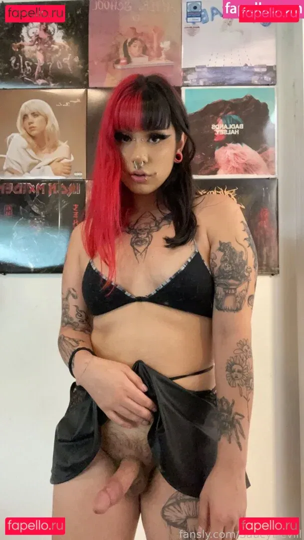 saucydevill Onlyfans Photo Gallery 