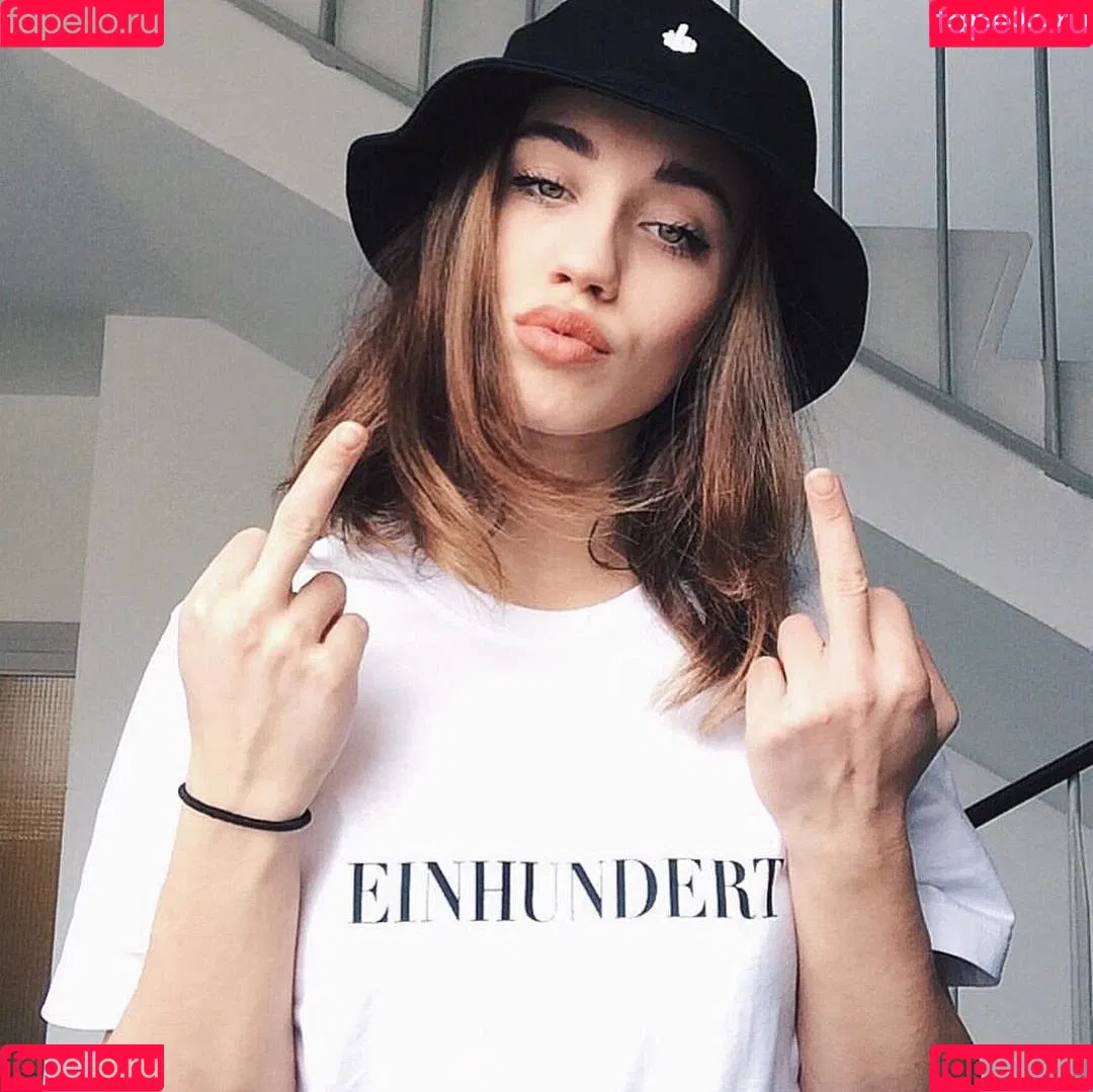 Laura Kokinova Onlyfans Photo Gallery 