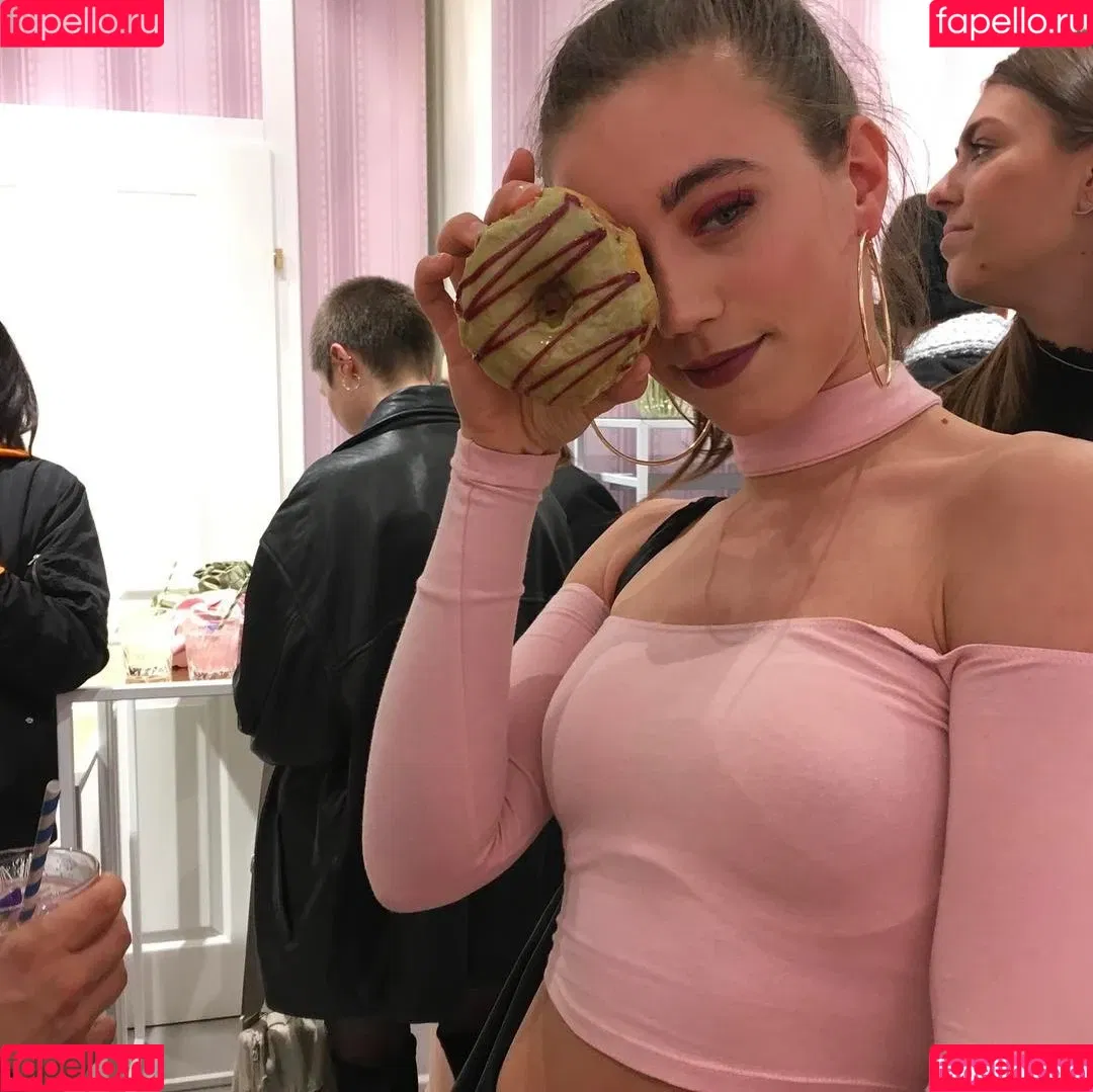 Laura Kokinova Onlyfans Photo Gallery 
