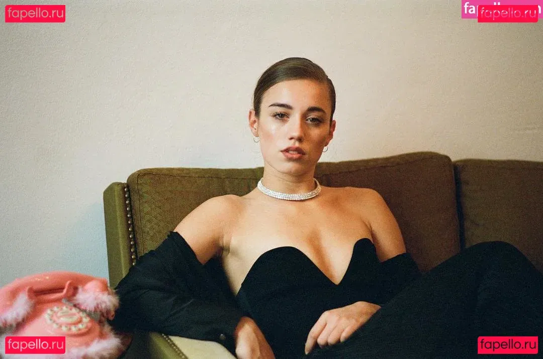 Laura Kokinova Onlyfans Photo Gallery 