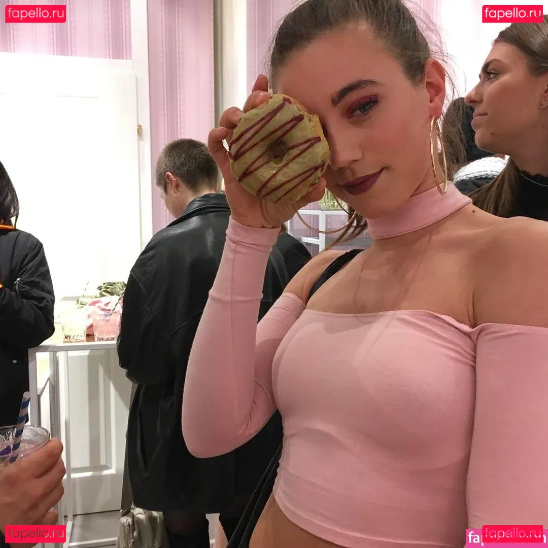 Laura Kokinova Onlyfans Photo Gallery 