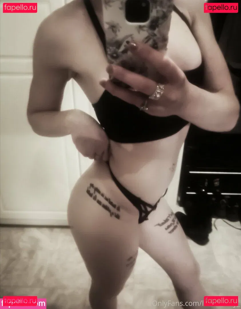 inkedxristina Onlyfans Photo Gallery 