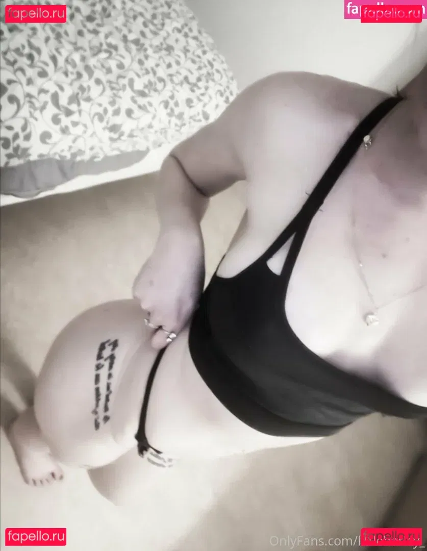 inkedxristina Onlyfans Photo Gallery 