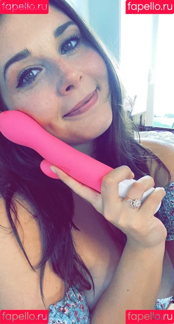Cyber_tits Onlyfans Photo Gallery 