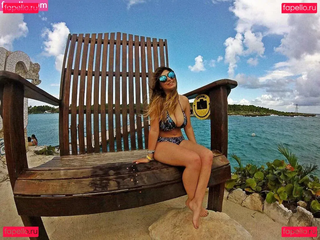 Meredithblake Onlyfans Photo Gallery 