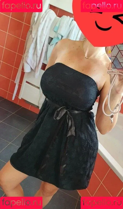 carovicapo Onlyfans Photo Gallery 