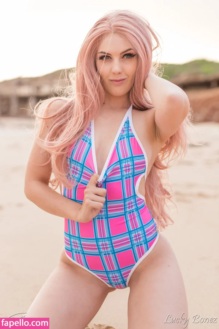 LuckyBonez Onlyfans Photo Gallery 