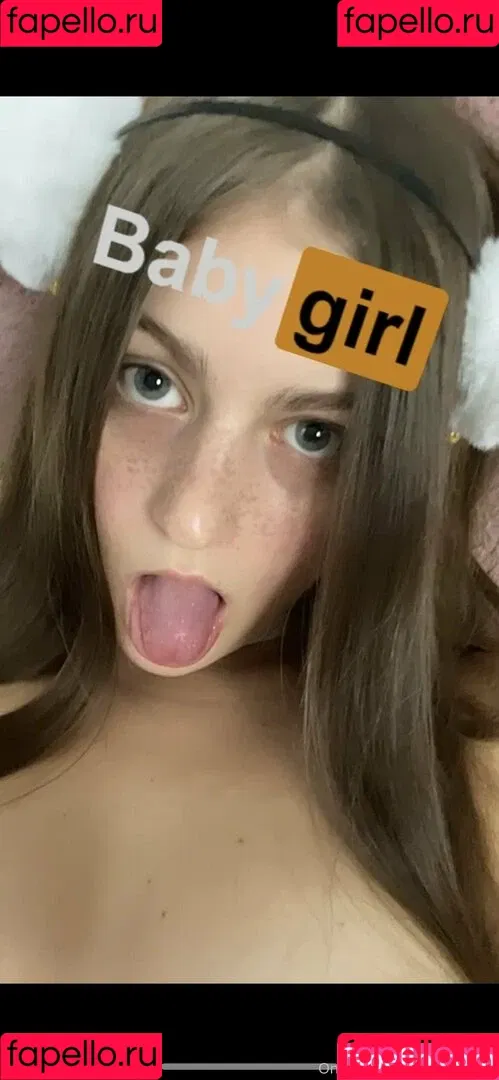 lovelytinnaxo Onlyfans Photo Gallery 