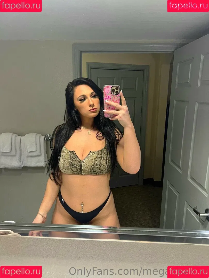 Megan Bayne Onlyfans Photo Gallery 