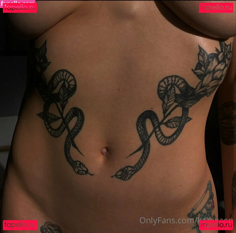 karaxaen Onlyfans Photo Gallery 