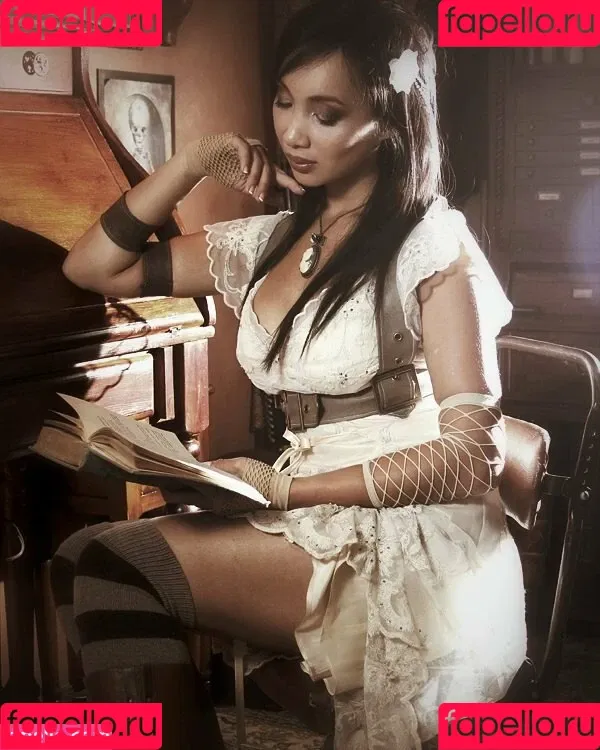 Celine Tran Onlyfans Photo Gallery 