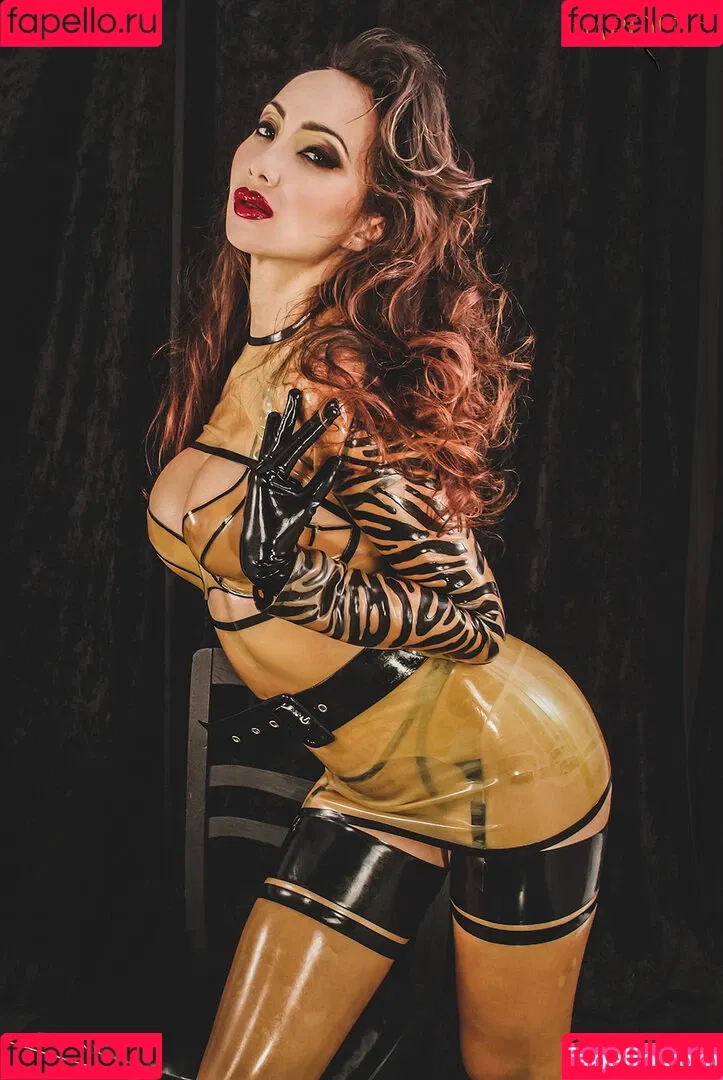 Celine Tran Onlyfans Photo Gallery 