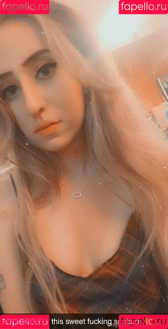 blamevalerie Onlyfans Photo Gallery 