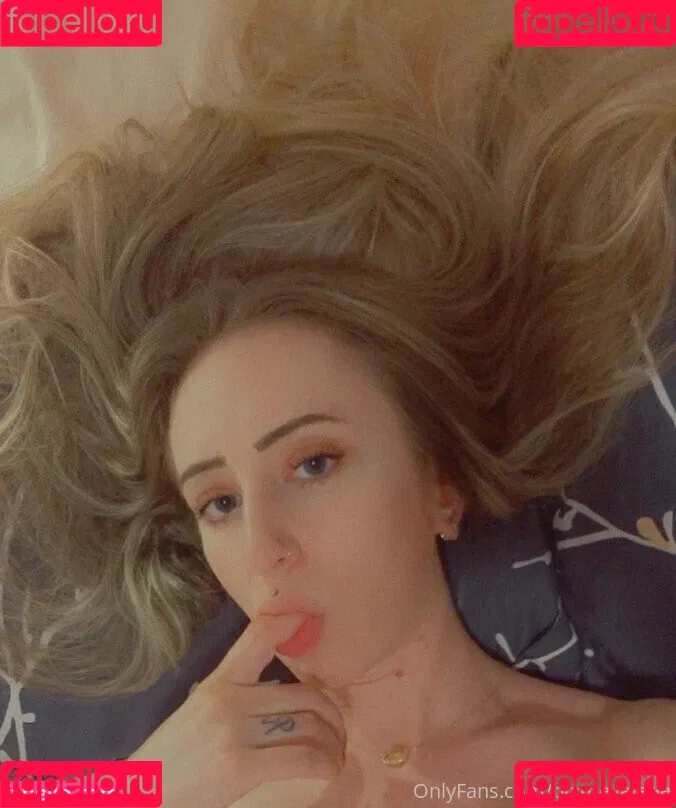 blamevalerie Onlyfans Photo Gallery 
