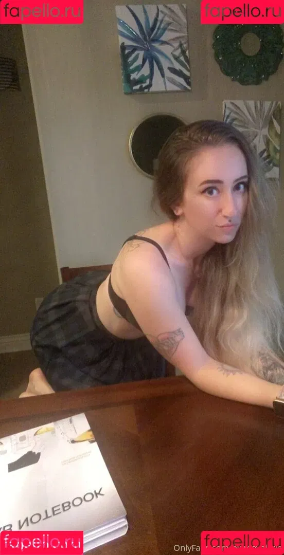 blamevalerie Onlyfans Photo Gallery 