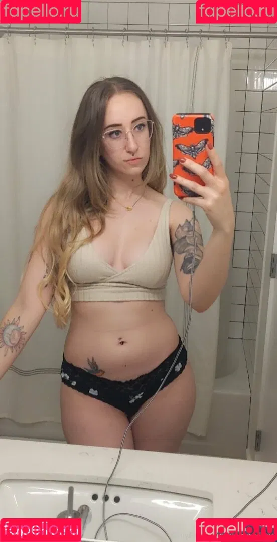 blamevalerie Onlyfans Photo Gallery 