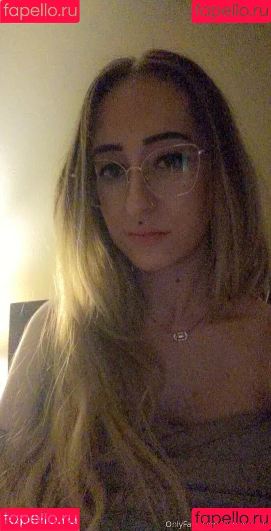 blamevalerie Onlyfans Photo Gallery 