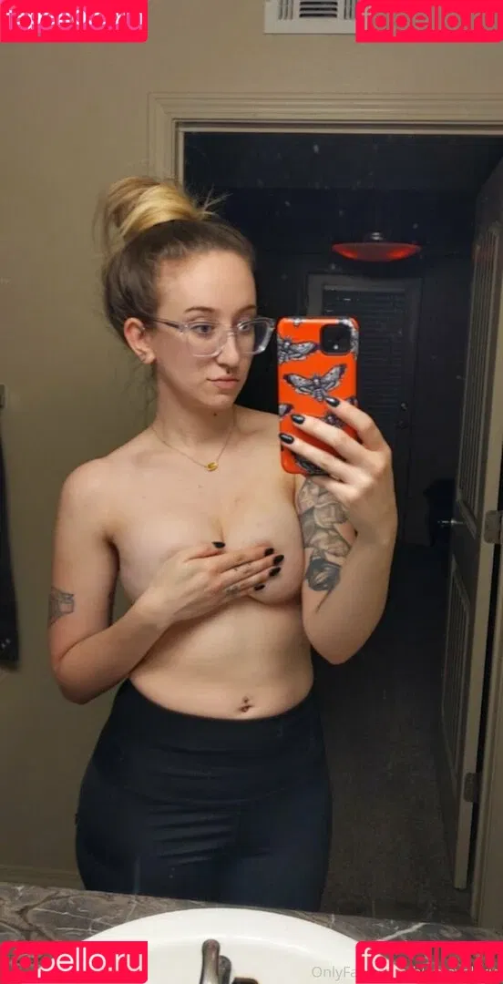 blamevalerie Onlyfans Photo Gallery 
